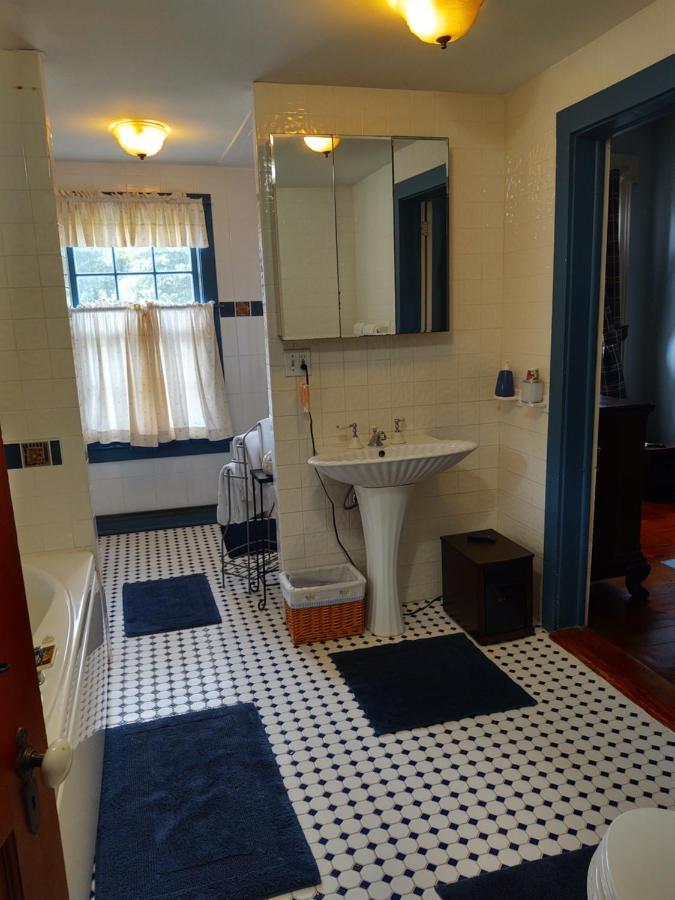 1805 House Bed & Breakfast Hollowville Экстерьер фото