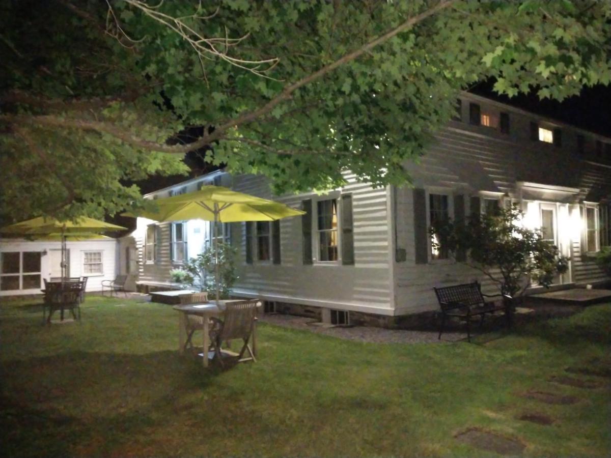 1805 House Bed & Breakfast Hollowville Экстерьер фото