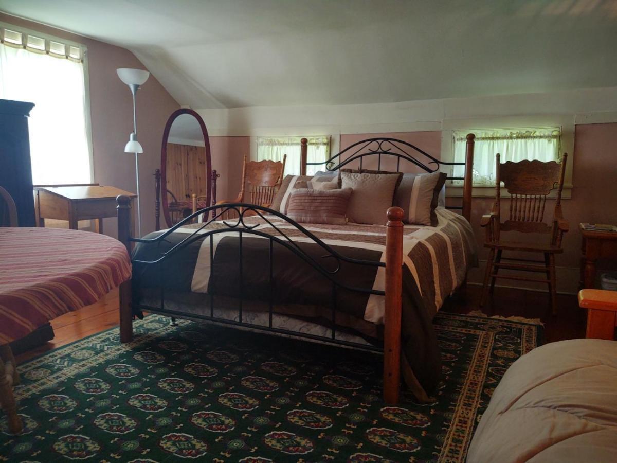 1805 House Bed & Breakfast Hollowville Экстерьер фото